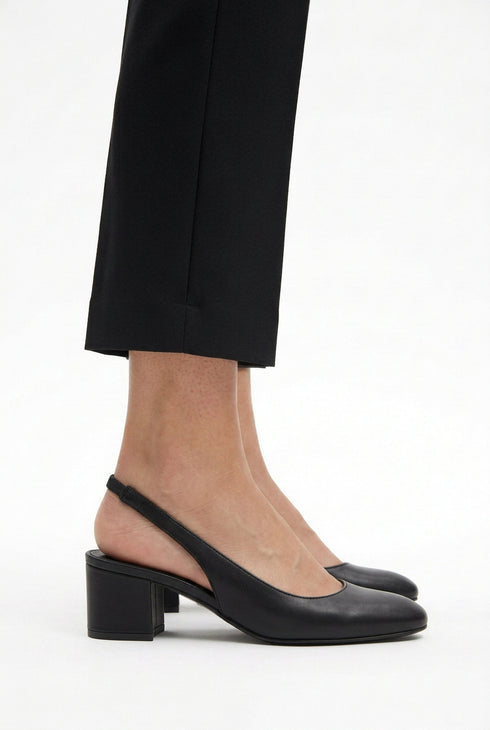 Intro - Black women's shoe in Black